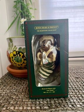 Boyds Bears Bearstone Collection “SC Kringlesock” Holiday Ornament Decor